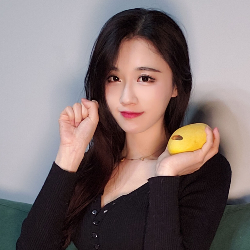 轩子巨2兔有多吸引人?捧个芒果,都让网友"魂不守舍"!